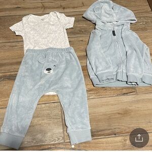 Carters long sleeve three pice set.